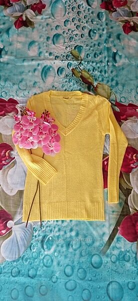 Светр жовтенький