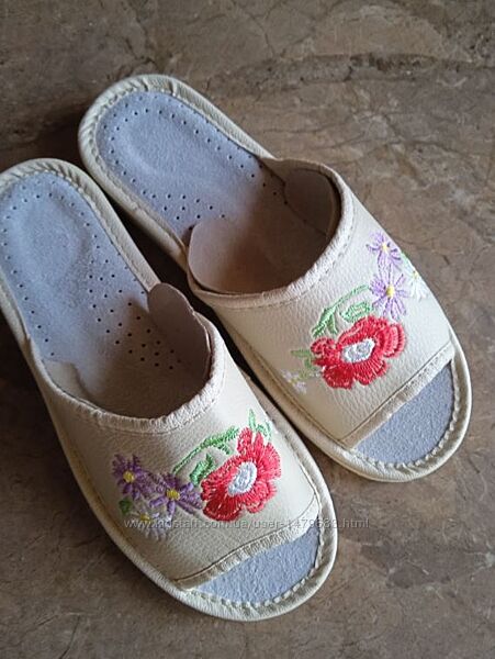 Кожаные женские тапочки