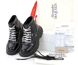 Женские ботинки Alexander McQueen Boots. Демисезон. Black. Натуральная кожа