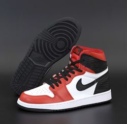 Женские кроссовки Nike Air Jordan 1 Retro. White Red Black. Найк Джордан
