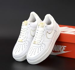 Женские кроссовки Nike Air Force 1 Low. White Gold