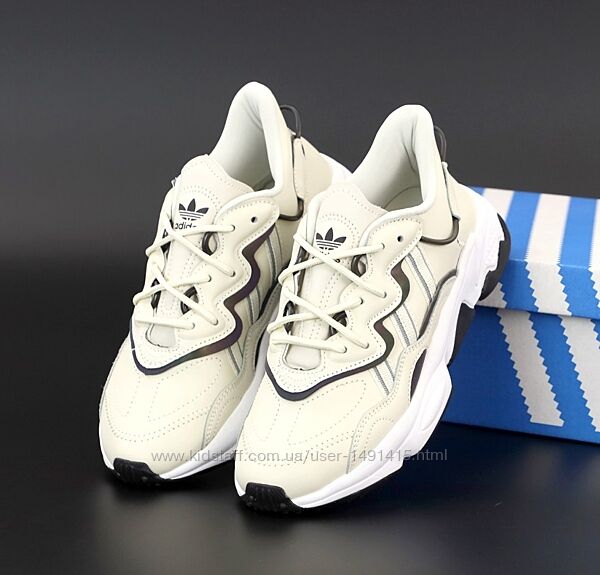 Женские кроссовки Adidas Ozweego.