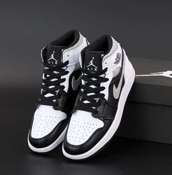 Женские кроссовки Nike Air Jordan 1 Retro. Унисекс. Найк Джордан