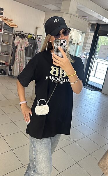 Футболка и кепка в стиле Balenciaga