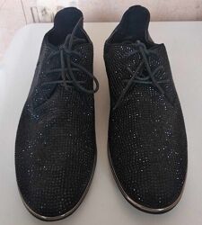 Продам женские кожанные туфли