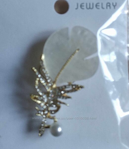 Продам брошь Перо