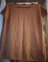 Продам женскую жилетку безрукавку