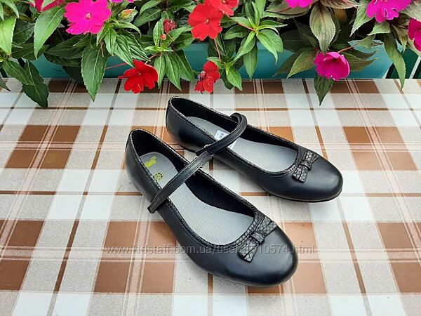 р.  37.5, 38 Clarks кожаные девичьи туфли  оригинал