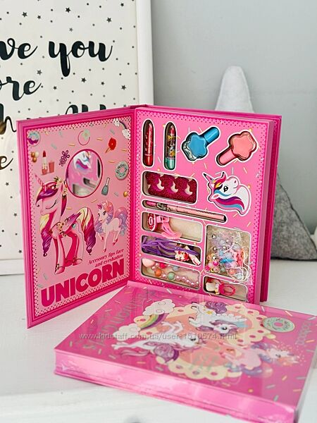 Набор косметики  аксессуары   Артикул 2559