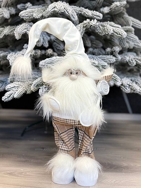 Гномы, дедушки и милые куколки, создающие атмосферу праздника