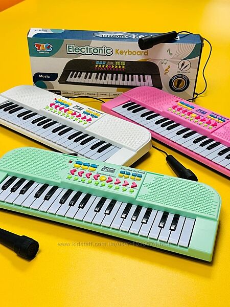 Синтезатор  с микрофоном  Артикул 2250