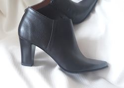 Новые женские кожаные ботинки на каблуке демисезонные Jandala р.38 Франция