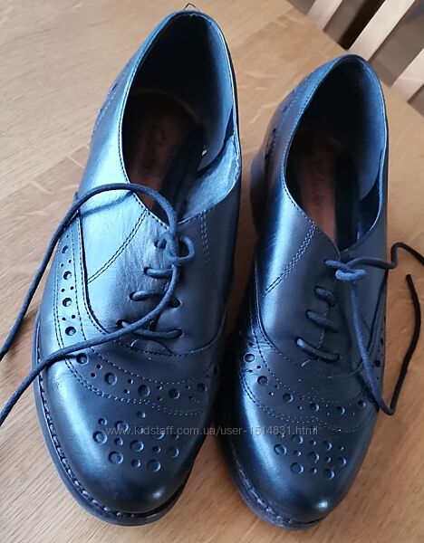 Туфлі шкіряні Clarks. Розмір 36 23 см
