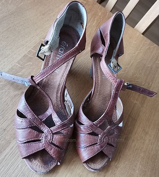 Босоніжки eram. Розмір - 36 23 см