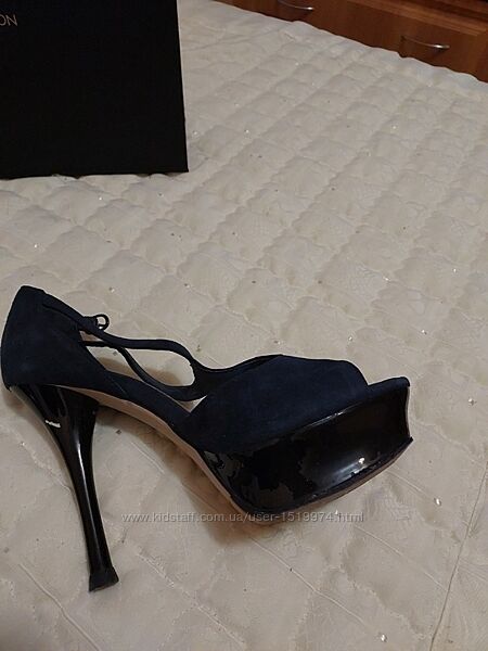 Босоніжки жіночі