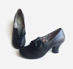 Туфлі ботильони шкіра, устілка 24 см.