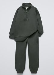 Зелений спортивний костюм Zara.  