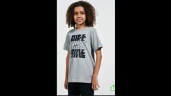 Крутецька футболка Nike 