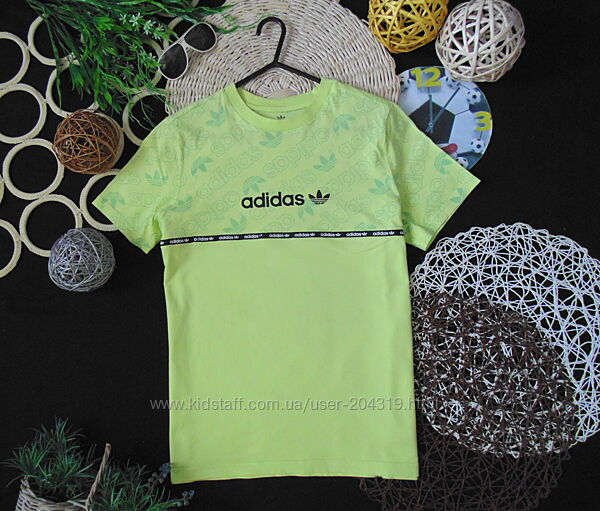 Суперова футболка Adidas