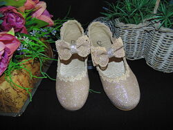 Казкові золотисті туфельки Kelsi