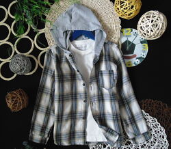 Стильна сорочка з капішоном Shein