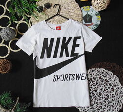 Стіляча футболка Nike 