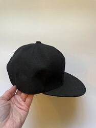 Черная кепка женская