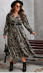 Стильна сукня з довгими рукавами