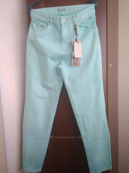 Комфортные джинсы pullbear фасона mom мятного цвета