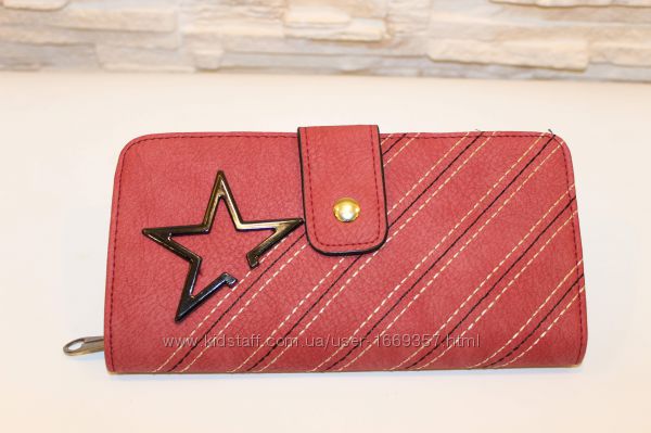 Вместительный женский кошелек красный на молнии код 285