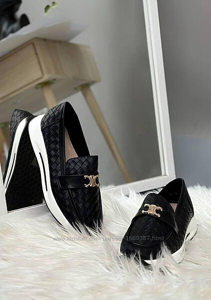 Туфлі лофери жіночі чорні Т1924