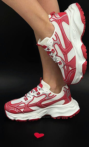  Кросівки жіночі білі з червоними вставками Т1943
