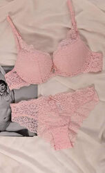  Комплект жіночої нижньої білизни бюстгальтер та труси пудровий код П1074