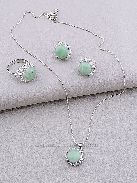 Комплект Нефрит сережки, ланцюжок з кулоном і кільце код 1981
