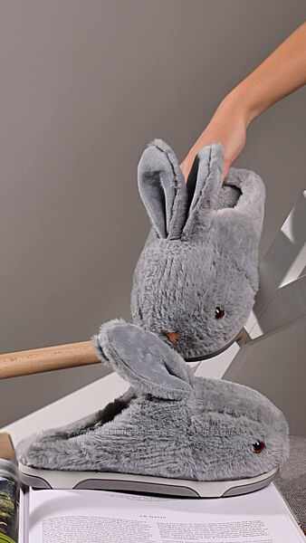 Жіночі сірі капці зі штучного хутра у формі кролика Тп165