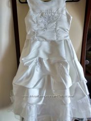 Красивое, нарядное белое платье на девочку 7 -9 лет рост 122-134 см