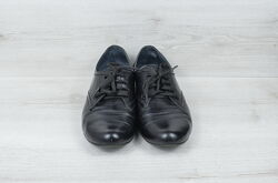 Чорні класичні туфлі