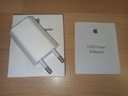 Оригинальное сетевое зарядное устройство Apple iPhone 5W USB  MD813ZM/A
