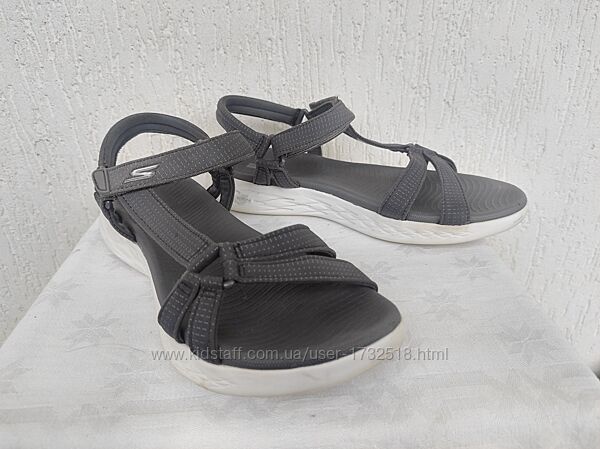 Брендовие текстильние босоножки Skechers Goga max Gen 5 р.40