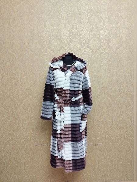 Жіночий махровий халат шарпей на запах з капюшоном, поясом та кишенями.