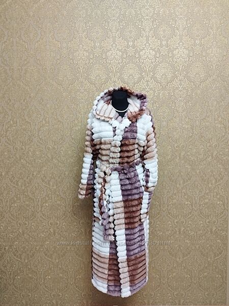 Жіночий махровий халат шарпей на запах з капюшоном, поясом та кишенями.