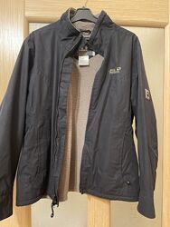 Жіноча куртка бренду Jack Wolfskin у розмірі Л