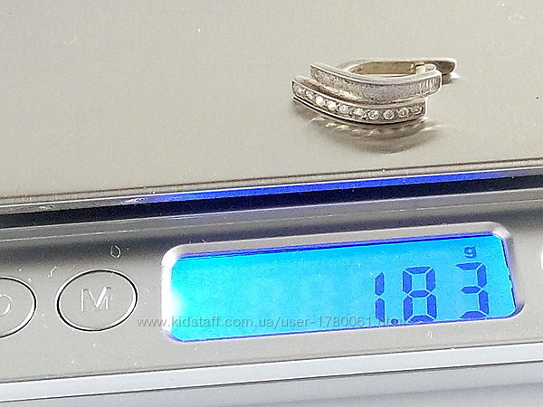 Серебряная серьга,1,81 грамма ,925 пробы.