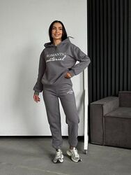 Спортивний жіночий костюм