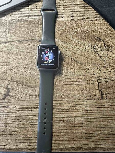 Продам Apple Watch Series 3 в гарному стані  зарядка