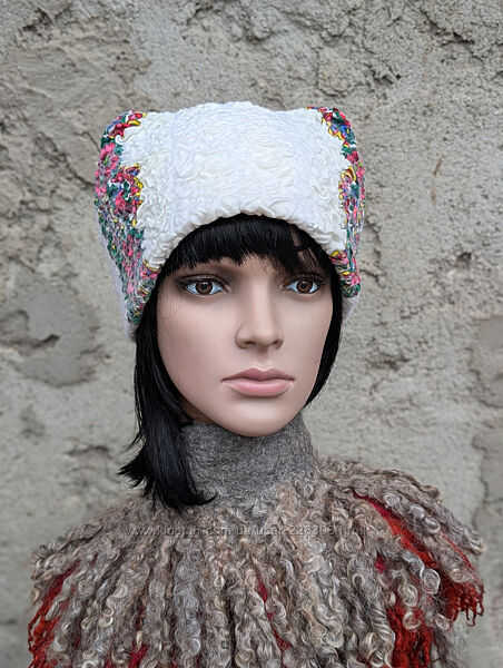 зимова шапочка Марічка - овеча вовна, ручна робота 