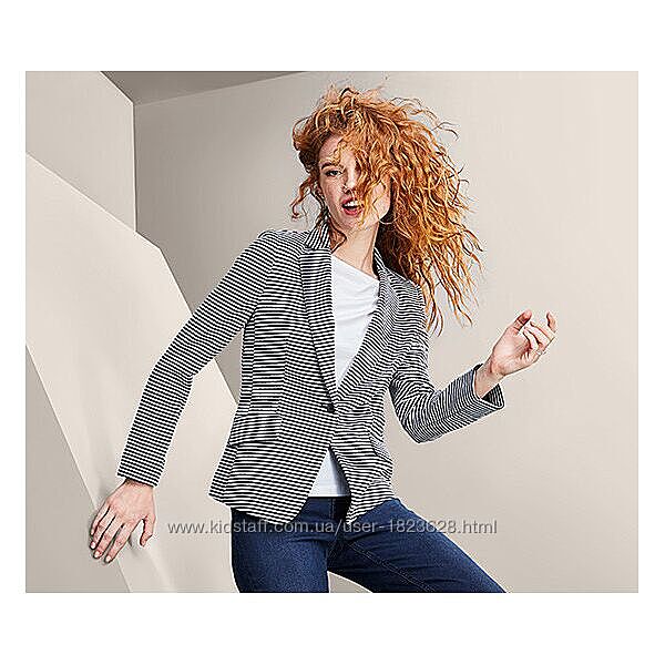 Стильный пиджак . Германия. Размеры 38 евро /44-46/