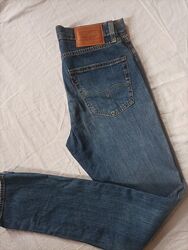  Джинсы Levi&acutes 