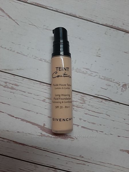 Givenchy Teint Couture Fluid No. 3 Elegant Sand 