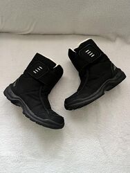 Чоботи фірми quechua 36 розміри за устілкою 23 см.